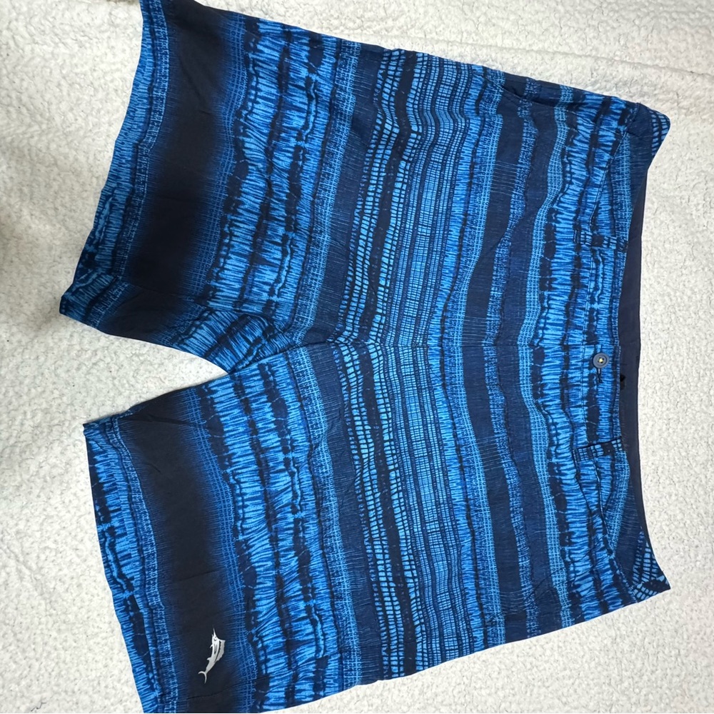 Tommy Bahama Navy and Blue Textured Hybrid Shorts